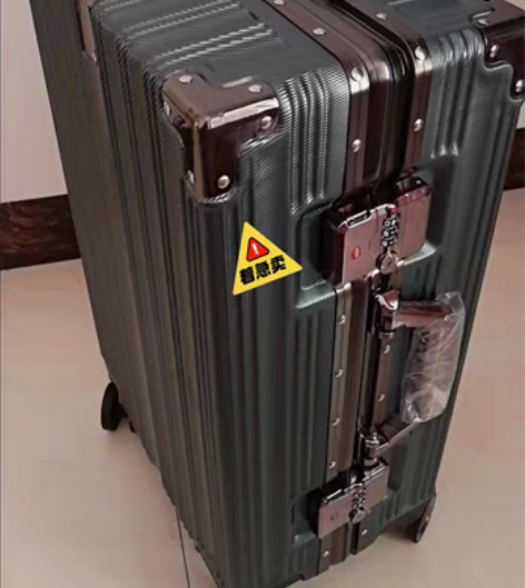 包邮要回家过年了…全新密码箱女新款行李箱男...