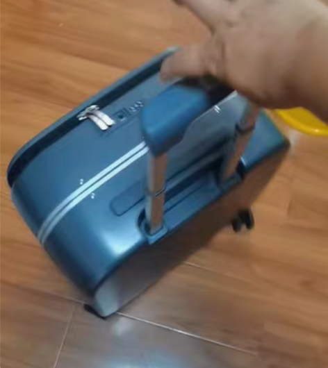 转卖米熙前置开口18寸登机箱女铝框拉杆旅行...