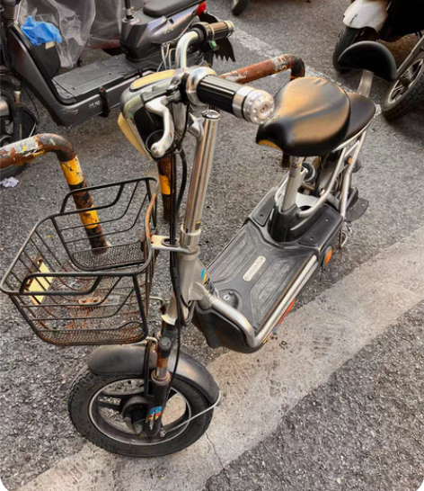 正品爱玛电动车带牌照 雅迪小钢炮 是锂电池...