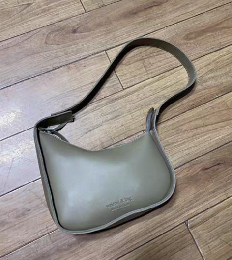 包邮绿色马鞍包，pu皮防水，全新买来没背过...