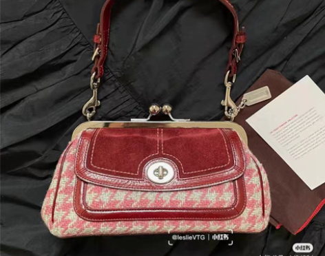 转卖中古vintageC家麂皮酒红千鸟格手...