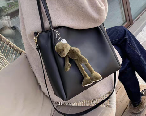 转卖百搭ins大容量复古单肩包女士大包包2...