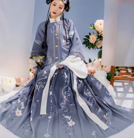 转卖玉术原创汉服女繁花似锦明制 只穿过一次...