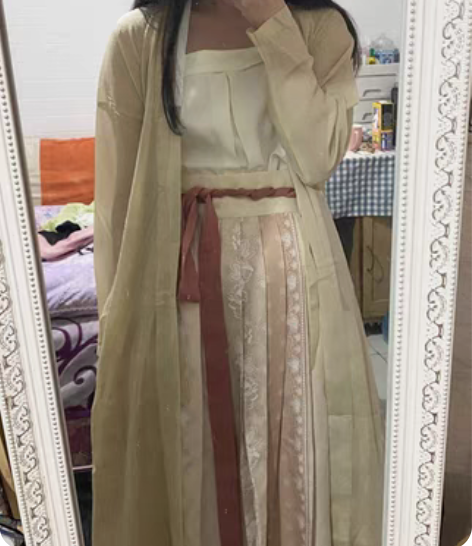 科幻万物 自配 温柔系宋制汉服大全套 状态...