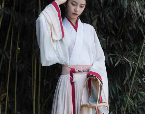 包邮（急出）全新s码汉服吊牌都在只试穿了一...