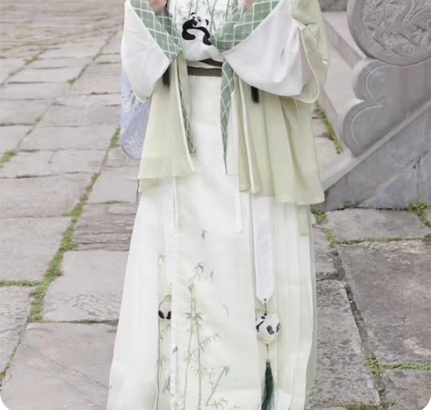 汉服整套出售,去年买的,m码,现在可以穿出...