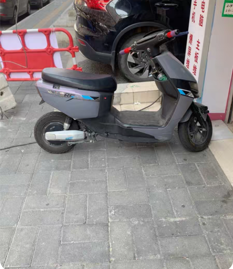 出一辆台铃电动车、1200电机 240控制...