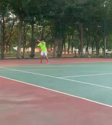 本人网球教练。喜欢球拍。有换球拍的可以找我...