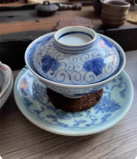 老青花盖碗 手工画缠枝纹 发色非常好 柴烧...