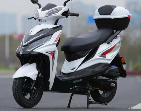 转卖新款风行国四电喷摩托车125踏板车，家...