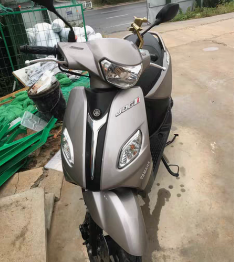 雅马哈亅0G.125摩托车9层新，发票.合...