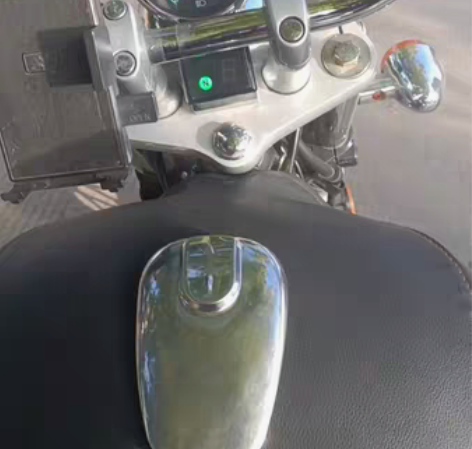 铃木酷悦150摩托车，17年6月份，手续齐...