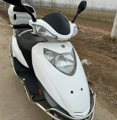 新款豪爵天鹰125，箱镜齐全，车况好声音纯...