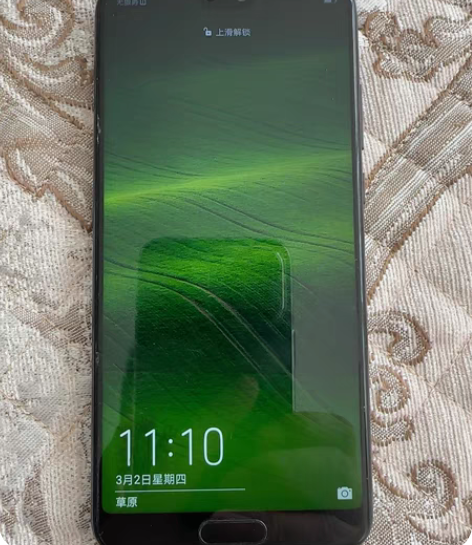 包邮华为P 20内存128G，屏幕有小磕碰...