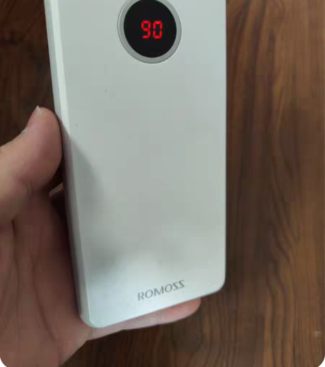 包邮罗马仕10000mAh充电宝，九成新，...