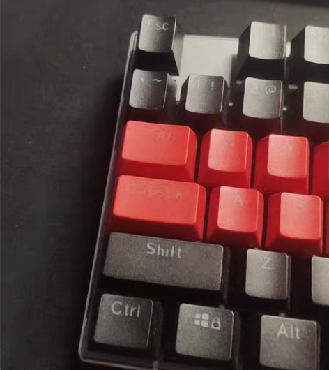 包邮雷神红轴机械键盘 感兴趣的话点“我想要...