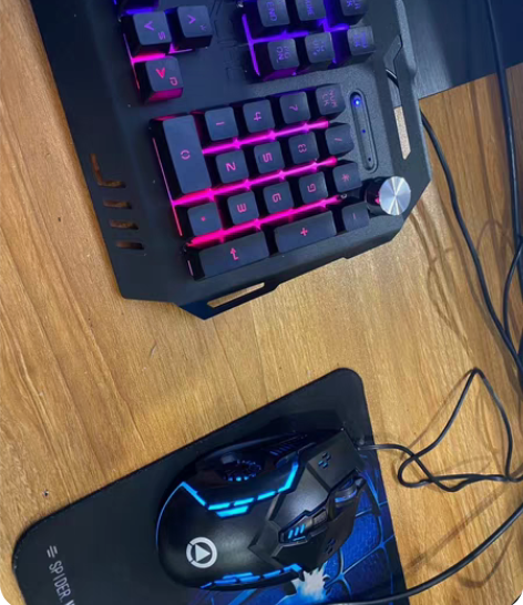 要搬家了 低价处理     银雕V2G5机...