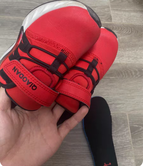 乔丹儿童运动鞋，鞋底有弹力，支撑力好，专卖...