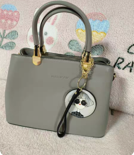 稻草人手提包，实体店原价300多购买，现寻...