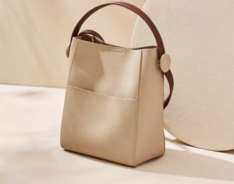 转卖纳兰杜水桶包女大容量2022新款包包秋...