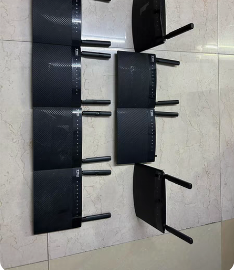 包邮闲置出售一批路由器，总共8台，功能正常...