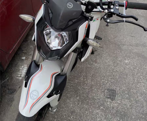 贝纳利红宝龙150 刚改好的红宝龙特技车省...