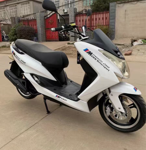 包邮极品最新款铃木海王星125c，全车原版...