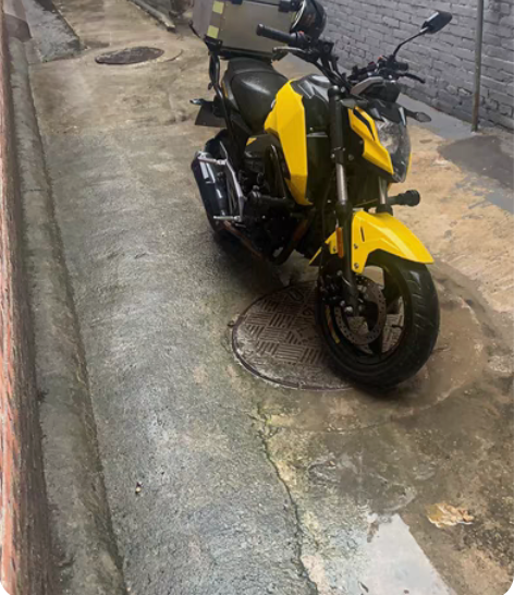 出台春风狒狒。车商勿扰、带证带证。1.6万...