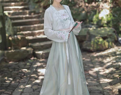 转卖【十三余 小豆蔻儿】[洛神赋] 一套 ...