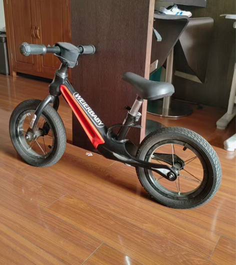 卫儿12寸儿童平衡车,孩子骑过9成新 感兴...