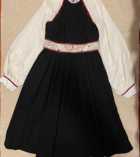 转卖十三余[繁光] 国风连衣裙 M码，穿二...