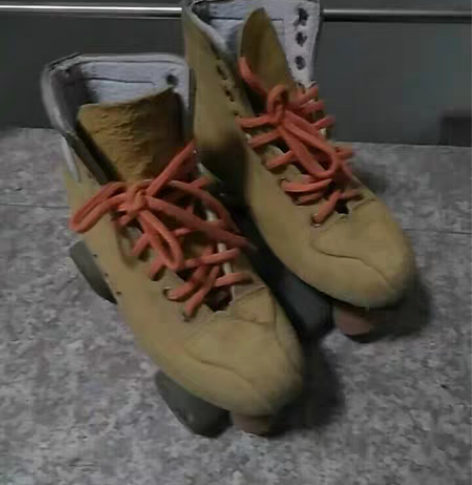 溜冰鞋 四轮双排 37码  八成新家里人喜...