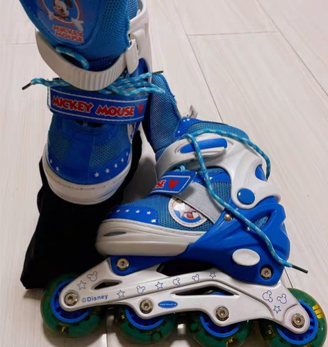 包邮迪士尼儿童蓝色溜冰鞋全新套装～适合28...