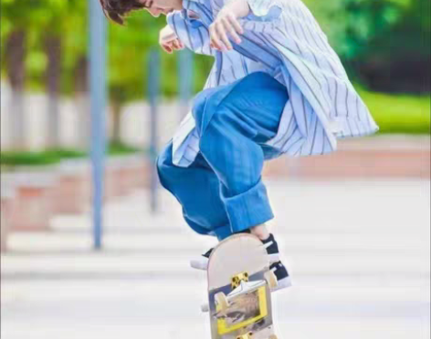 包邮【王一博同款滑板】初学者潮牌滑板新手双...