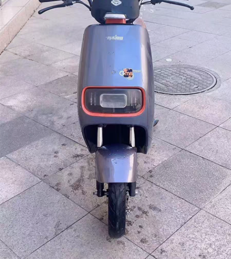 转！二手新国标9成新电动车，带黄牌，车子好...