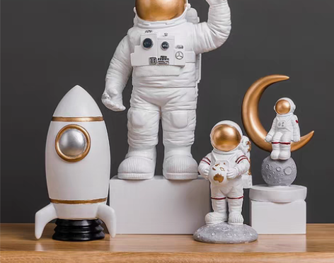 转卖创意航天宇航员太空人模型摆件家居简约树...