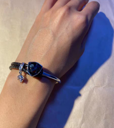 包邮Riot Lily 复古皮质锆石手镯 ...