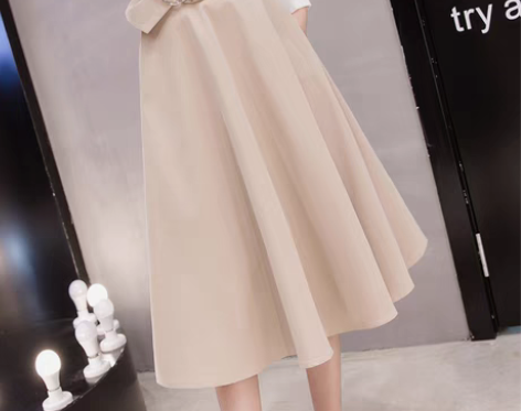 转卖中长款大摆A字裙高腰裙 全新，没有摘牌...