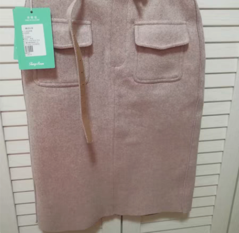 包邮全新毛呢裙没穿过不包邮，不退换，适合9...
