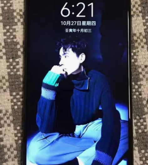 华为麦芒6128G基本全新自用机,无任何划...