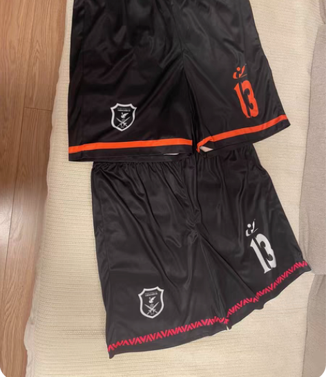 包邮两件男士足球运动短裤， 都2xl码，几...