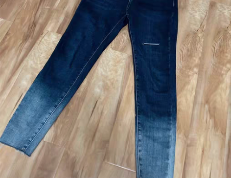 加绒渐变色牛仔铅笔裤，能穿到120斤很显瘦...