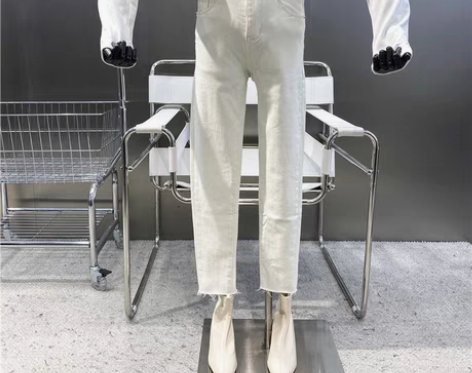 转卖白色单排扣高腰加绒牛仔小脚裤百搭修身显...