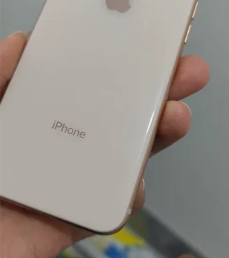 苹果8无锁64g.原装，功能正常，成色还可...