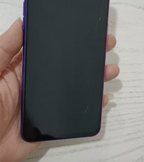 出售一台oppo.R17整机。 除了屏幕坏...