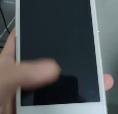 n年前读书用的索尼s55t手机，成色伊拉克...