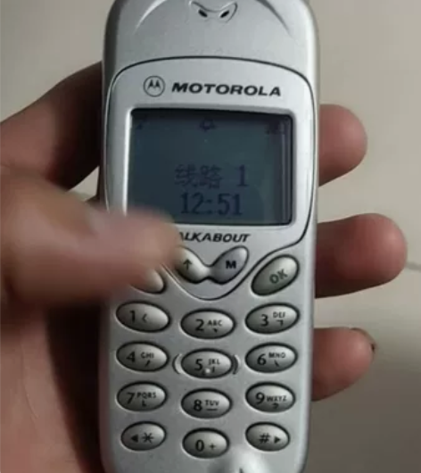 摩托罗拉T189收藏手机，功能正常，移动卡...