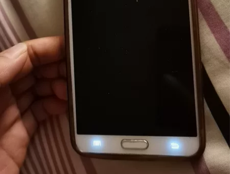 古董手机，清理家里不用的东西，清理出一堆电...