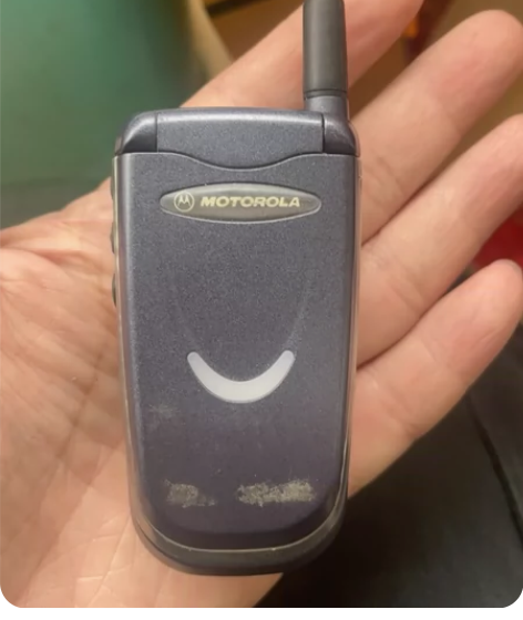 摩托罗拉8088+  全原无拆无修成色如图...