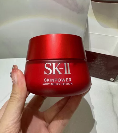 SK2大红瓶面霜80g 这款是清爽型的。我...
